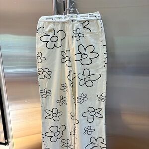 Bailey Rose cream with black flowers jeans from Dry Laundry size XS